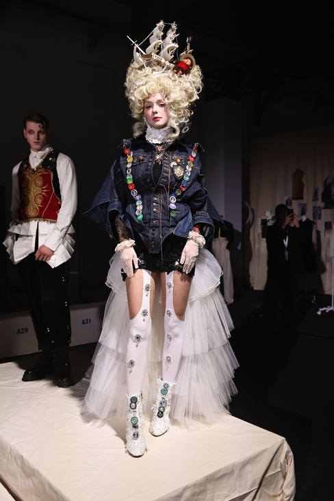 Look 12