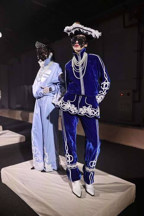 Look 13