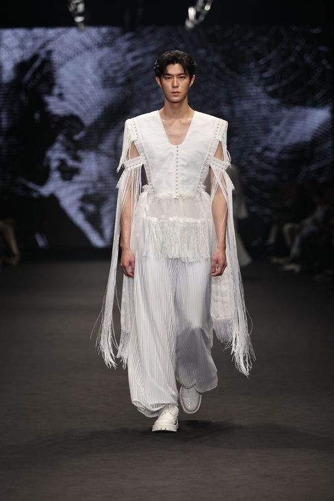 Look 7