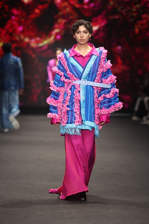 Look 10