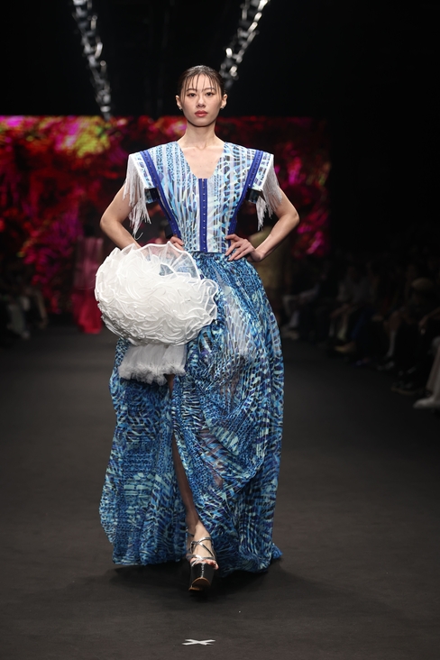 Look 12