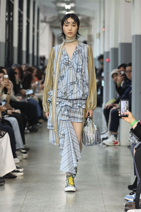 Look 11