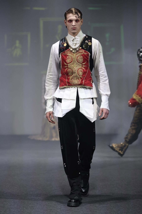Look 7