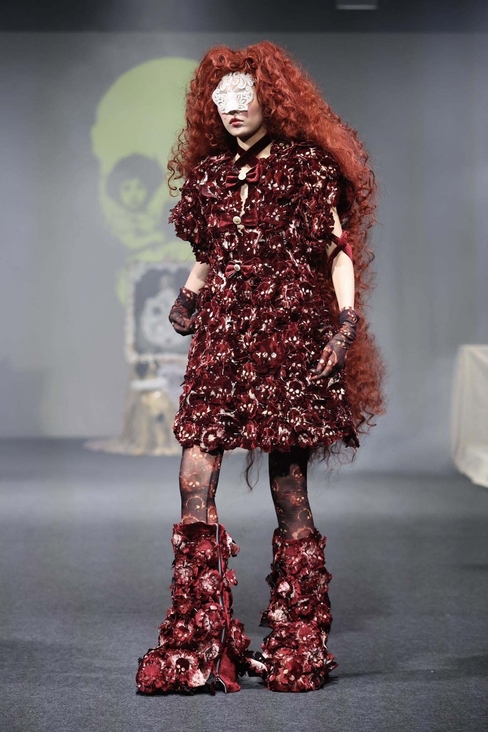 Look 11