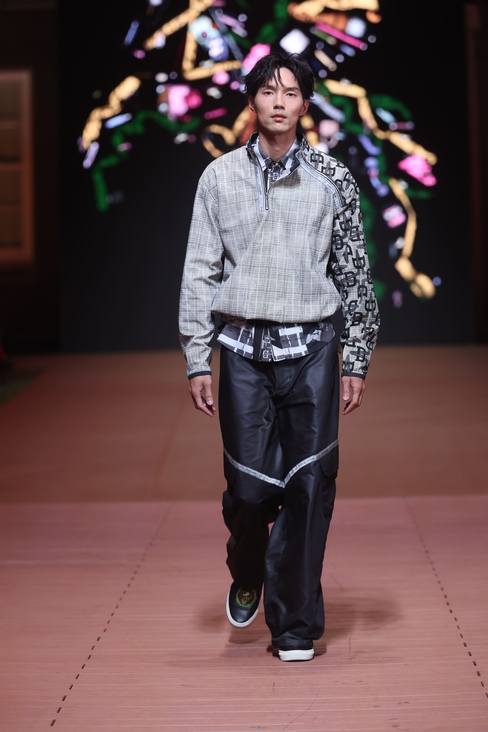 Look 8