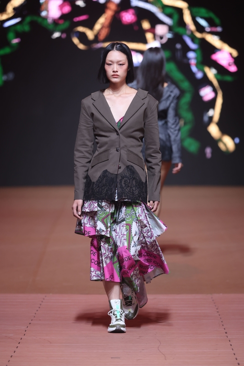 Look 17