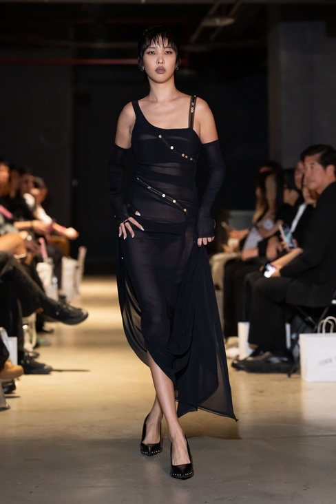 Look 11