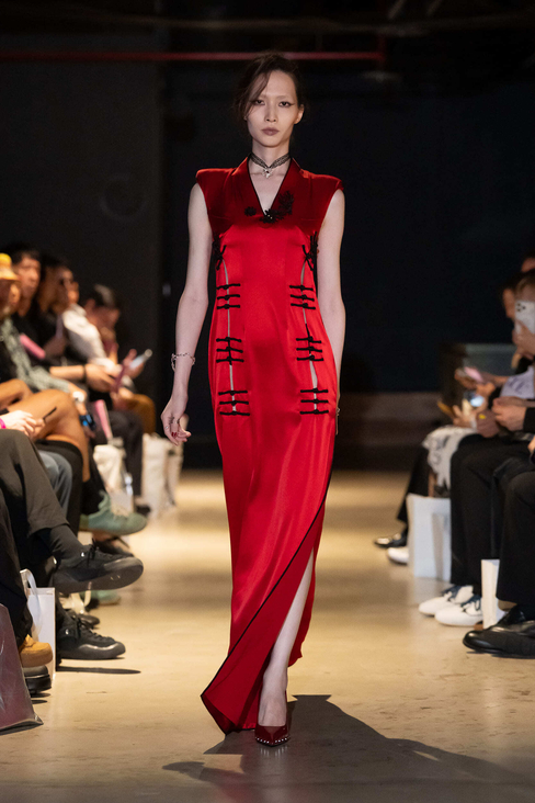 Look 16