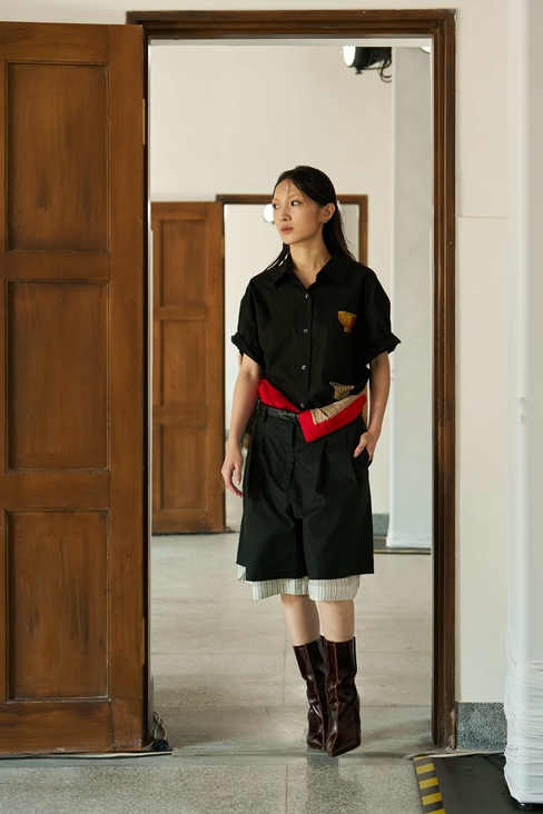 Look 16