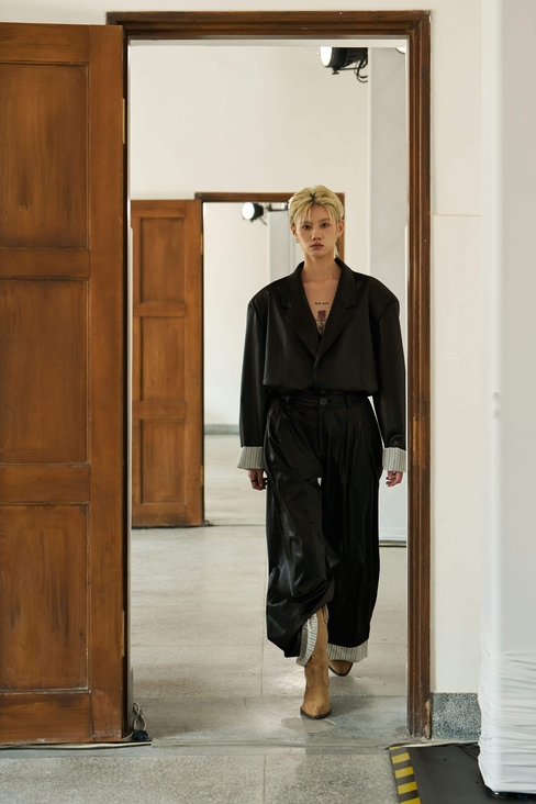 Look 18