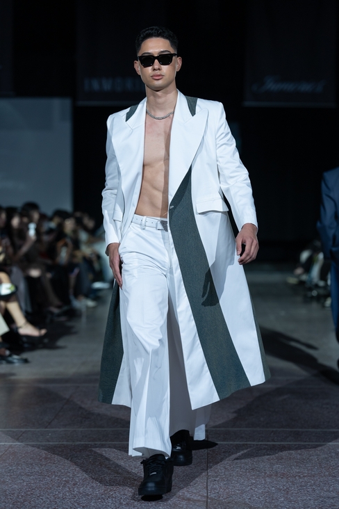 Look 3