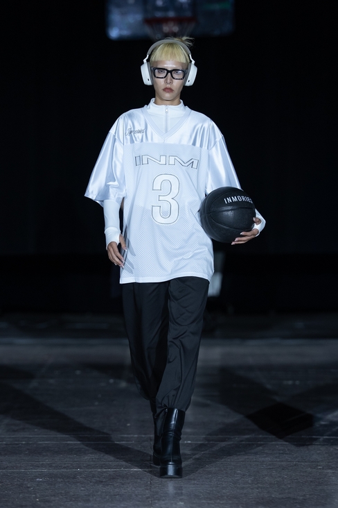 Look 12