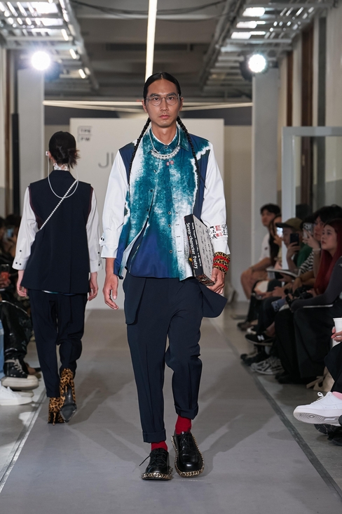 Look 12