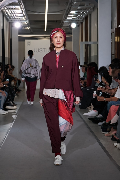 Look 15