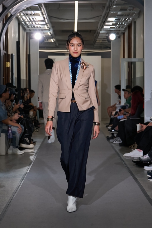 Look 27