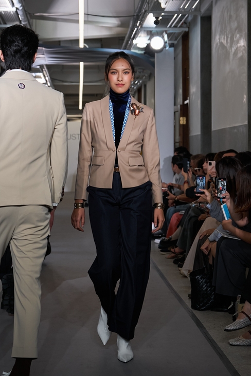 Look 30
