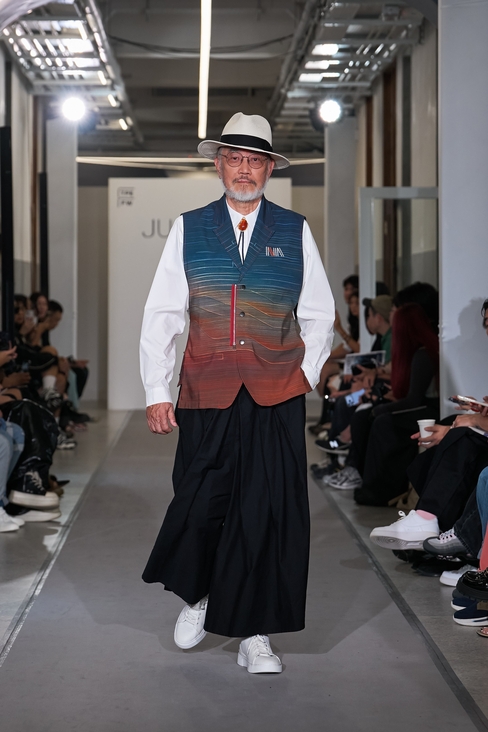 Look 34