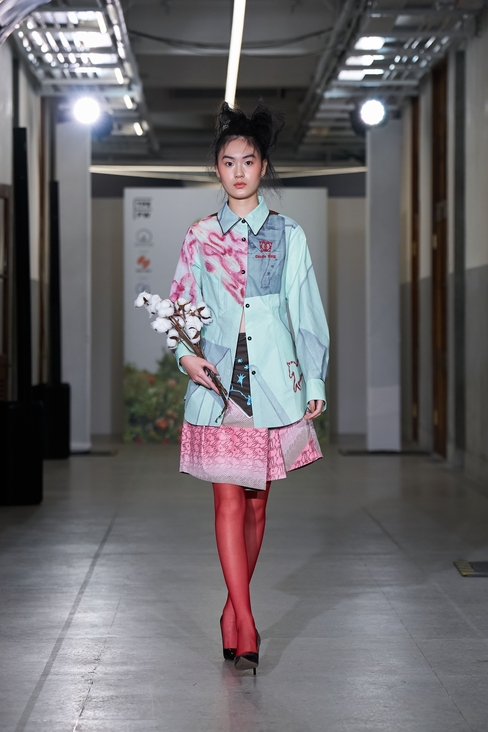 Look 10