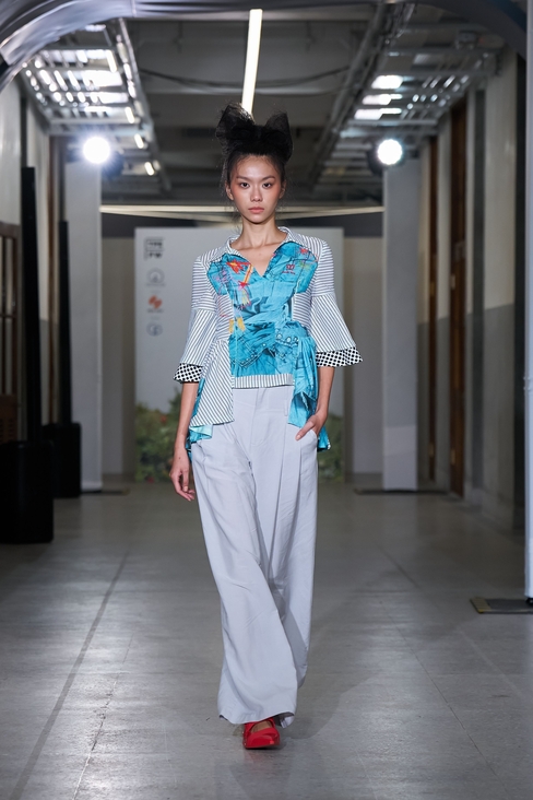 Look 11