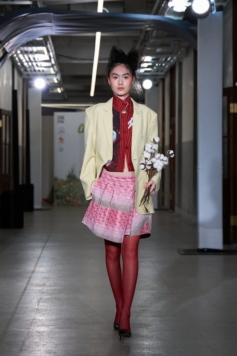 Look 24