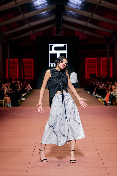 Look 4