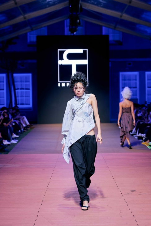 Look 9
