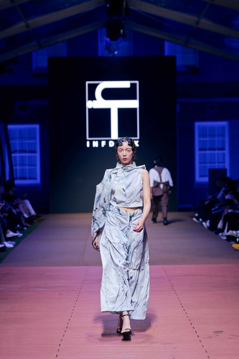 Look 12