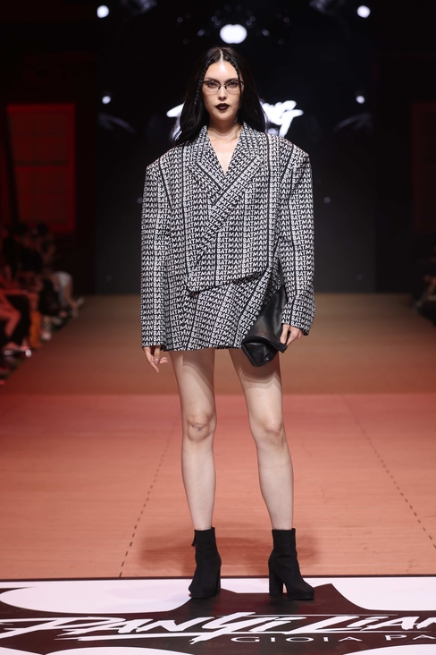 Look 1