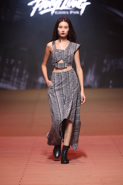 Look 3