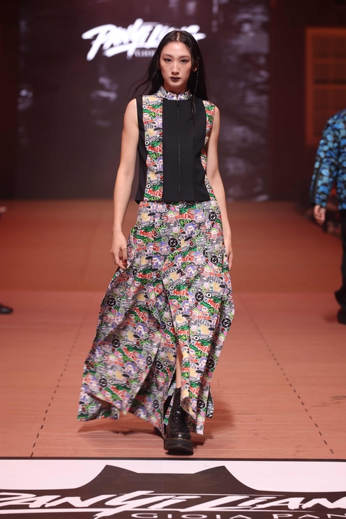 Look 11