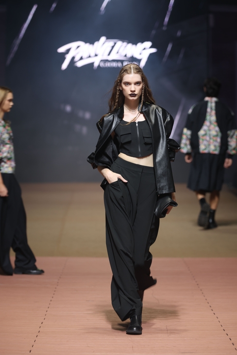 Look 14