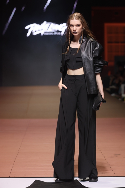 Look 15
