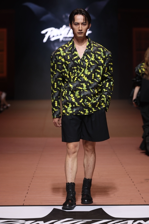 Look 17