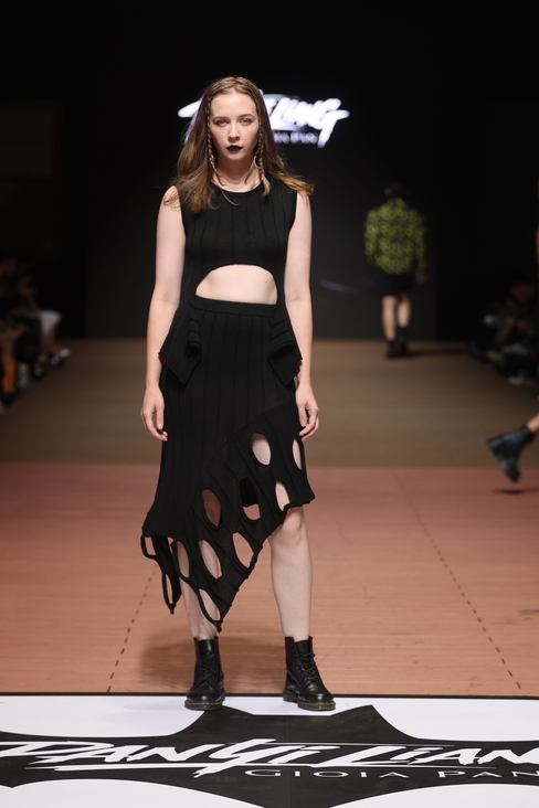 Look 19