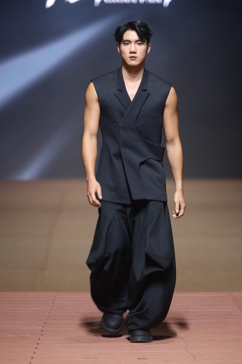Look 24
