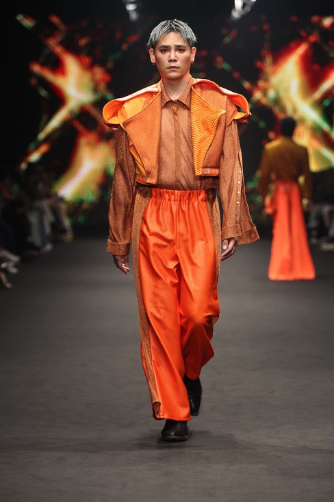 Look 3