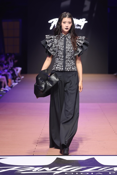 Look 26