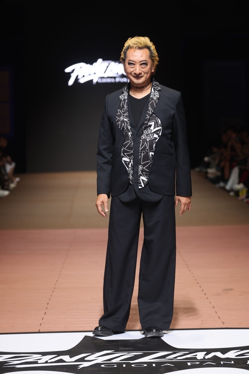 Look 28