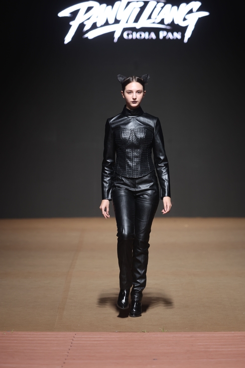 Look 30