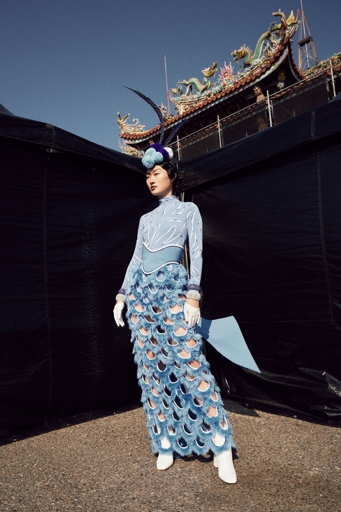 Look 3