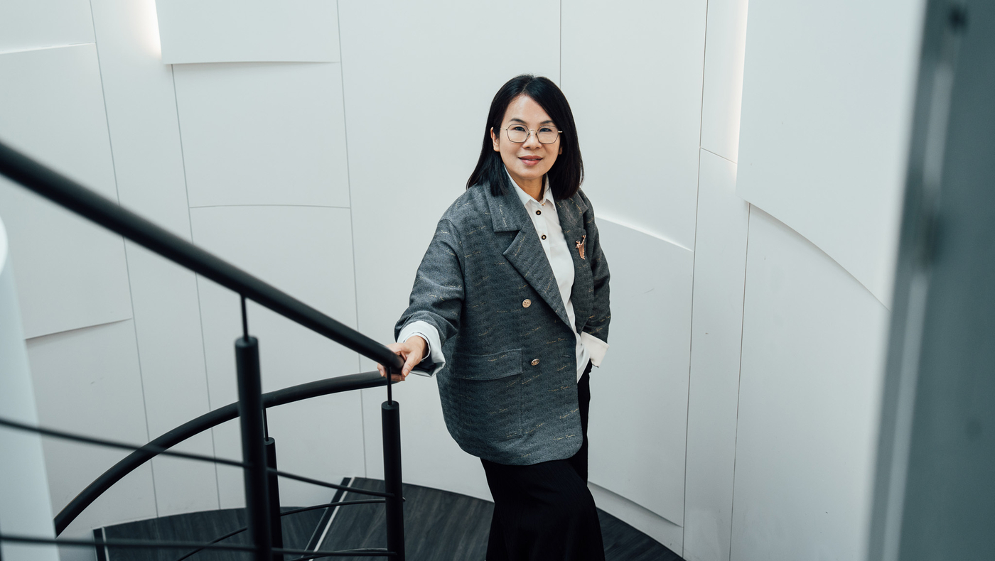 在時間流動中形塑風格：Liyu Tsai 以 30 年淬鍊的溫柔，為女性量身訂製每一個當下